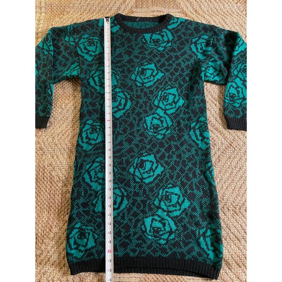 Vtg. 80s/90s Green and Black Floral Sweater Dress - Picture 5 of 5
